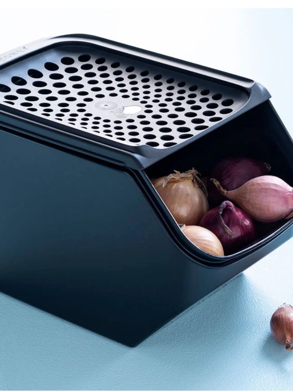 Tupperware Onion & Garlic
Smart® Container - Picture 2 of 15
